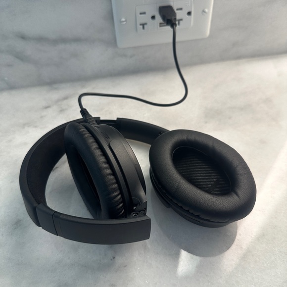 Bose QuietComfort 35 Series II Wireless Noise-Cancelling Bluetooth Headphones - Picture 14 of 14